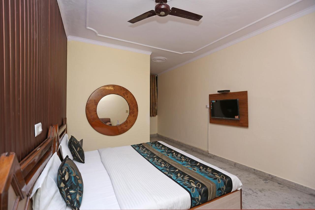 Oyo Flagship 9554 Hotel Grand Plaza Фаридабад Экстерьер фото