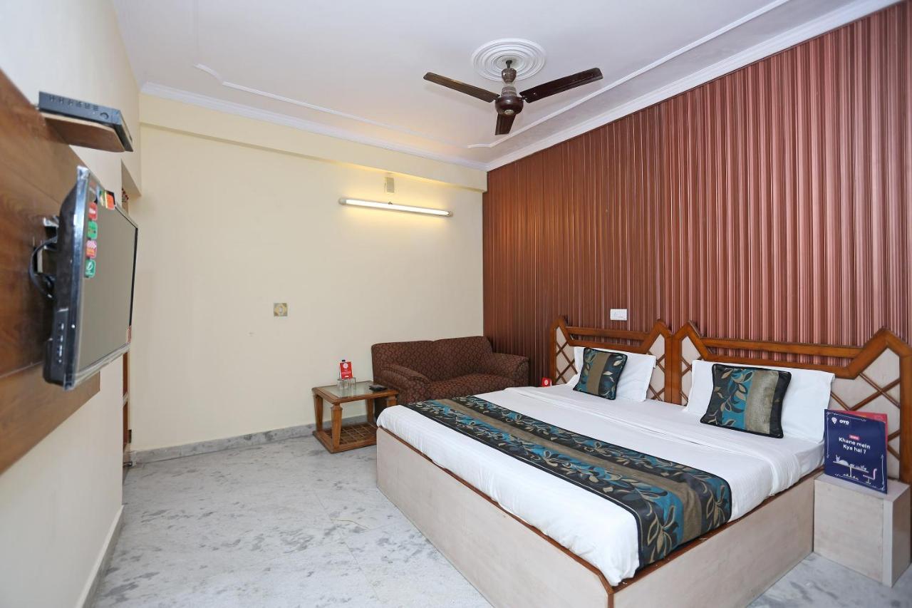 Oyo Flagship 9554 Hotel Grand Plaza Фаридабад Экстерьер фото